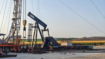 Petrol sondaj kuyusunda yangın