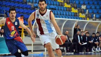 Trabzonspor Basketbol, iki oyuncuyla yeniden anlaştı