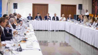 Başkan Tugay: İzmir'in kabuğunu kırması, öncü kent olması için çalışıyoruz