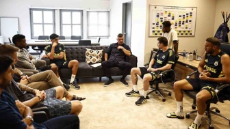 Sadettin Saran futbolcularla bir araya geldi