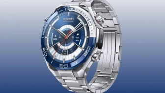 Huawei Watch Ultimate 2, 150 metre su altı dalış desteği ve sonar tabanlı iletişim özelliği ile dikkat çekiyor.