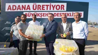 Başkan Altıok, Yumurtalık Çiftçilerine İlaçlama Makinesi ve Feromon Tuzağı Desteği Sağladı