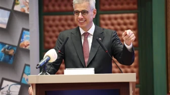 Sağlık Bakanı Kemal Memişoğlu, Ankara'daki Z-İnovasyon Zirvesinde Gençlerle Buluştu.