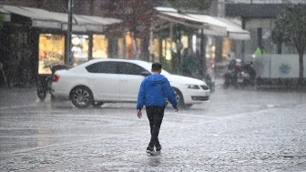Meteoroloji 9 İl İçin Sarı Kodlu Uyarı Yaptı: Cuma Günü Şiddetli Yağış ve Fırtına Bekleniyor
