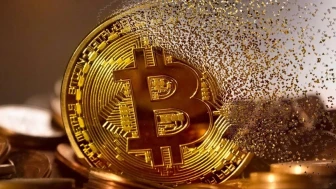 Kripto Piyasalarında Tedirginlik: Bitcoin 105 Bin Doların Altına Geriledi