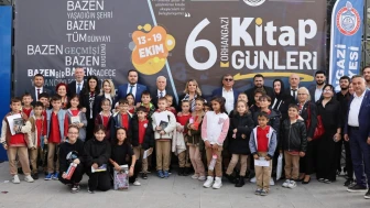 Büyükşehir Belediyesi'nin düzenlediği 'Cumhuriyet Ne Demek?' kampanyası Bursalılar tarafından büyük ilgi gördü