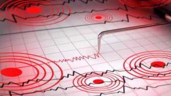 7,6 büyüklüğünde deprem sonrası tsunami alarmı