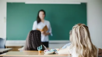 Öğretmenler Kasım Seminerlerinin Formatını Merak Ediyor: Yüz Yüze mi, Online mı?
