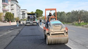 Akhisar'da Yolların Kalitesi Yükseliyor, Sürücüler Rahat Bir Ulaşım Deneyimi Yaşayacak