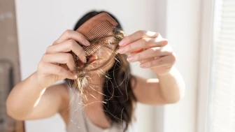 Saç Dökülmesini Önlemek İçin Etkili Yöntemlerden Birisi Keşfedildi!
