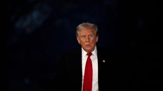 Trump intikam peşinde: Savaş kahramanını cezalandırmak için divanıharp sürecini başlattı