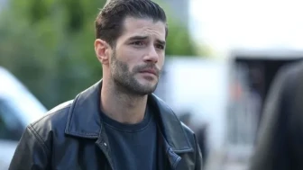 Berk Cankat: Oyunculuk Kariyeri ve Özel Hayatı Hakkında Tüm Detaylar!