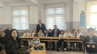 İlçe Millî Eğitim Müdürü Mehmet Usta, Yıldızlı TOKİ İlkokulunda Tutum ve Yatırım Haftası etkinliklerini değerlendirdi