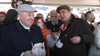 CHP'li Beker, Hamsiyi Ücretsiz Dağıtarak Vatandaşların Yüzünü Güldürdü