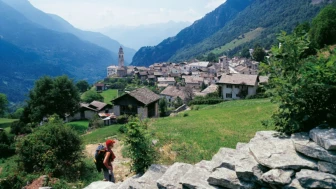 Nüfus Azalmasını Önlemek İçin Yapılan 1 Milyon TL'lik Ödemeyle Köye Yerleşen Kişilere Havadan Maaş Veriliyor!