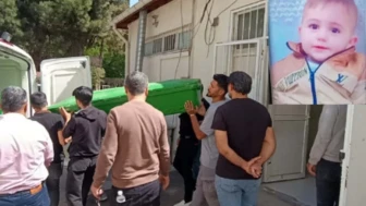 Komşusunun park ettiği aracın altında kalan bebek öldü!