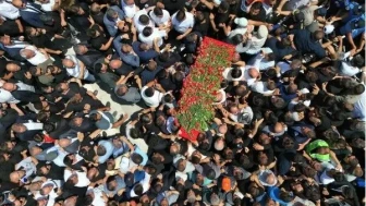 CHP Genel Başkanı Özgür Özel, Zeyrek'in yanında son ana dek yer aldı