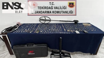 Çorlu'da Tarihi Eser Operasyonu: 1014 Tarihi Sikke ve Obje Ele Geçirildi, 3 Şüpheli Gözaltında.