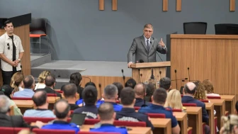 Tugay personel ile bayramlaştı: Bu şehrin hizmetinde olmak onurdur