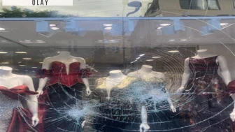 Bakırköy'de çok sayıda banka ve iş yerlerinin camlarını taşla kıran şüpheli yakalandı
