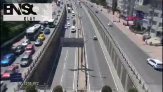 Battıçıktıda mahsur kalan yavru kedi için seferber oldular