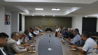 CHP İzmir, işçileri uzlaşmaya davet ediyor!