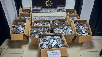 Durdurulan kamyonetten 332 bin uyuşturucu hap çıktı