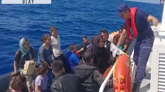 Çanakkale'de 32 kaçak göçmen kurtarıldı