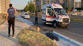 Yön levhası direğine çarpan motosikletin sürücüsü 14 yaşındaki Azra hayatını kaybetti