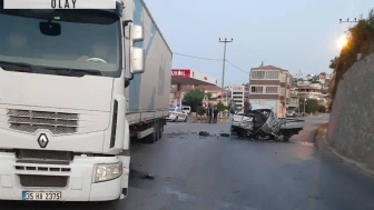 TIR ile çarpışan kamyonetin sürücüsü ağır yaralandı