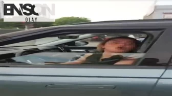 Adana'da Otomobilinin Çarptığı Kuryeye Küfrederek Kaçan Sürücünün Şok Anları Görüntülendi