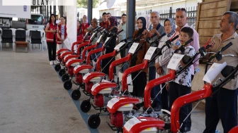 Bahçe’de 52 çiftçiye motorlu çapa desteği