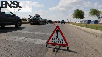 Gaziantep'te tır ile işçi servisinin çarpıştığı kazada 8 kişi yaralandı