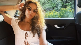 Uzak Şehir’in Nare’si Sahra Şaş tatilde