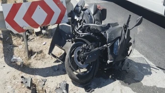 Büyükçekmece'de motosiklet ile otomobil çarpıştı; 1 kişi öldü