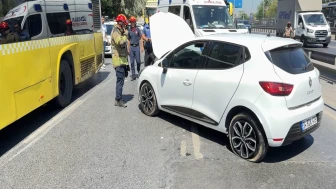 Avcılar'da otomobil İETT otobüsüne çarptı