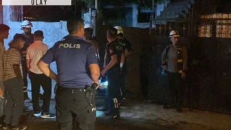 Babasının evini yakan genci mahalleli linç etti! Polis zor ayırdı