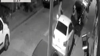 Esenyurt'ta motosiklet hırsızlığı kameraya yansıdı