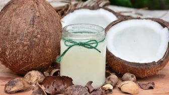 Saç Kepeği İçin Doğal Çözümler: Aloe Vera, Hindistancevizi Yağı, Karbonat ve Elma Sirkesi Kullanımı Önerileri