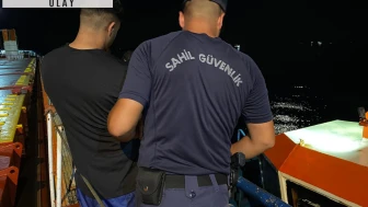 Kaçak yolla bindikleri gemiyle yurt dışına çıkmak isteyen 3 kişi Çanakkale Boğazı'nda yakalandı