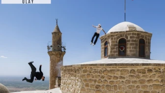 Tarihi Mardin çatılarında sınırları zorladılar