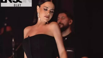 Simge Sağın yaz sezonunu havuz başında açtı
