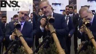 Dışişleri Bakanı Hakan Fidan'ın keskin nişancı tüfeğini yakından incelemesi sosyal medyayı salladı
