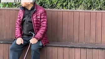 Sadece 50 metre yürüdükten sonra baldırınıza kramp giriyorsa, bu basit bir yorgunluk değil: 'Sessiz katil'