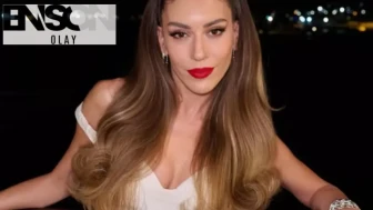 Tatil pozları olay olmuştu! Sinem Kobal Paris'te! Beğeni butonu çöktü