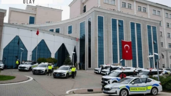 Baba- oğul emniyeti birbirine kattı: Gazi polisi dövdüler
