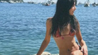 Helin Kandemir'den Fransa kıyılarında tatil pozları