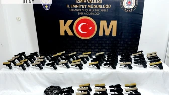 İzmir'de silah kaçakçılarına operasyon: Evden cephanelik çıktı