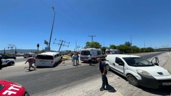 Fethiye'de Minibüs ve Ticari Araç Çarpıştı: 12 Yaralı!