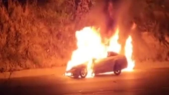 Tekirdağ'da seyir halindeki otomobil alev alev yandı